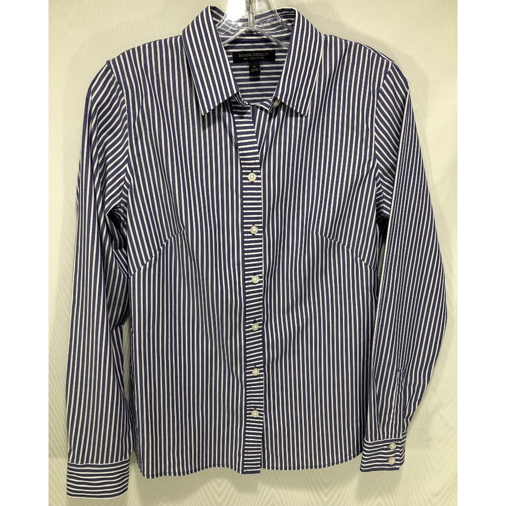 Banana Republic Blue and White Striped Button Down
